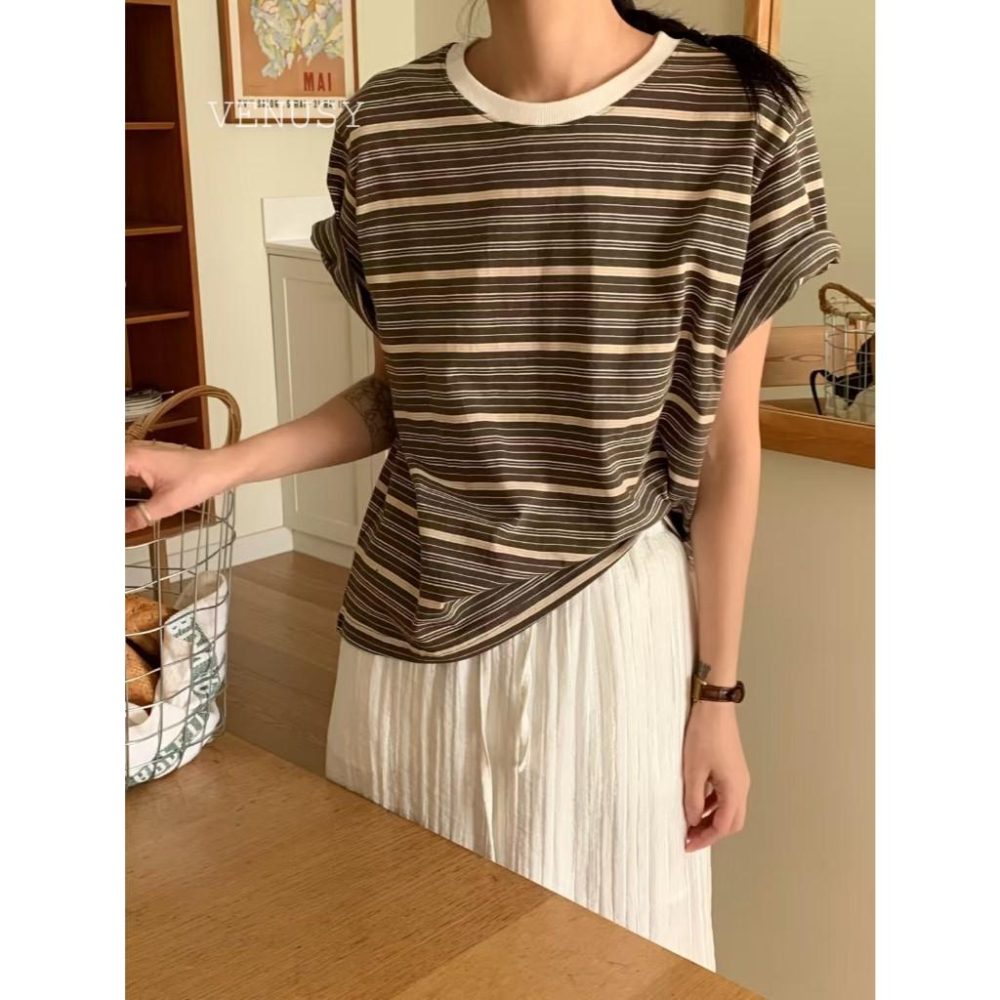 【美式復古・拼色條紋】VENUSY｜正韓 - 寬鬆拼色條紋短袖T恤．100%純棉．紅/卡其/天藍．必備基本款-細節圖9
