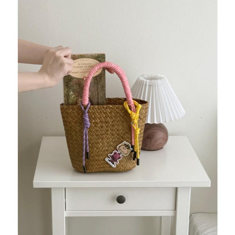 【天然藤編・正版Snoopy】VENUSY｜正韓 - 藤編PEANUTS手提包．藍/綠/紫/粉/黃-細節圖8