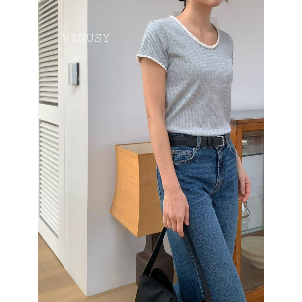 【雲朵彈力】VENUSY｜正韓 - 小花邊修身短袖T恤．象牙白/灰．極致親膚-細節圖2