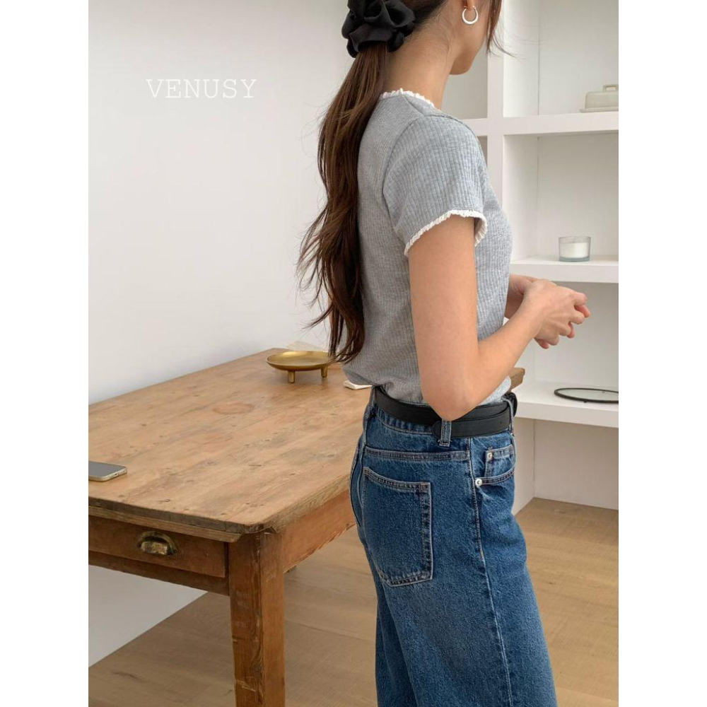 【雲朵彈力】VENUSY｜正韓 - 小花邊修身短袖T恤．象牙白/灰．極致親膚-細節圖7