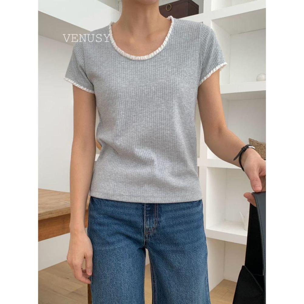 【雲朵彈力】VENUSY｜正韓 - 小花邊修身短袖T恤．象牙白/灰．極致親膚-細節圖8
