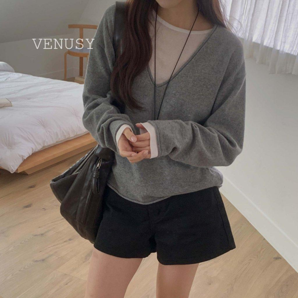【55%羊毛・極致顯瘦深V】VENUSY｜正韓 - 復古慵懶風針織上衣．高感羊毛混紡．5色入．Made in Korea-細節圖4