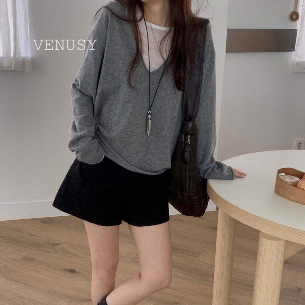 【55%羊毛・極致顯瘦深V】VENUSY｜正韓 - 復古慵懶風針織上衣．高感羊毛混紡．5色入．Made in Korea-細節圖6