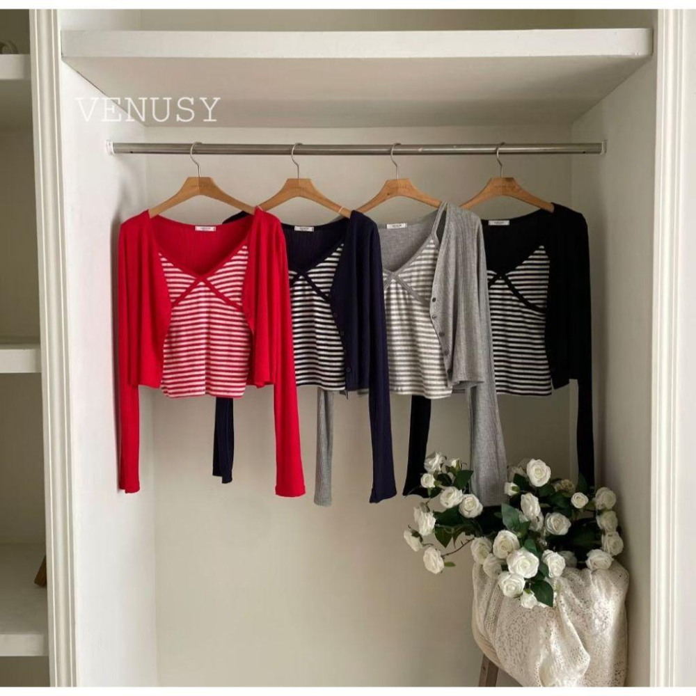 【一秒穿出韓妞感】VENUSY｜正韓 - 鏤空短版開衫 + 條紋純棉背心・兩件式套裝．設計師款套裝-細節圖6