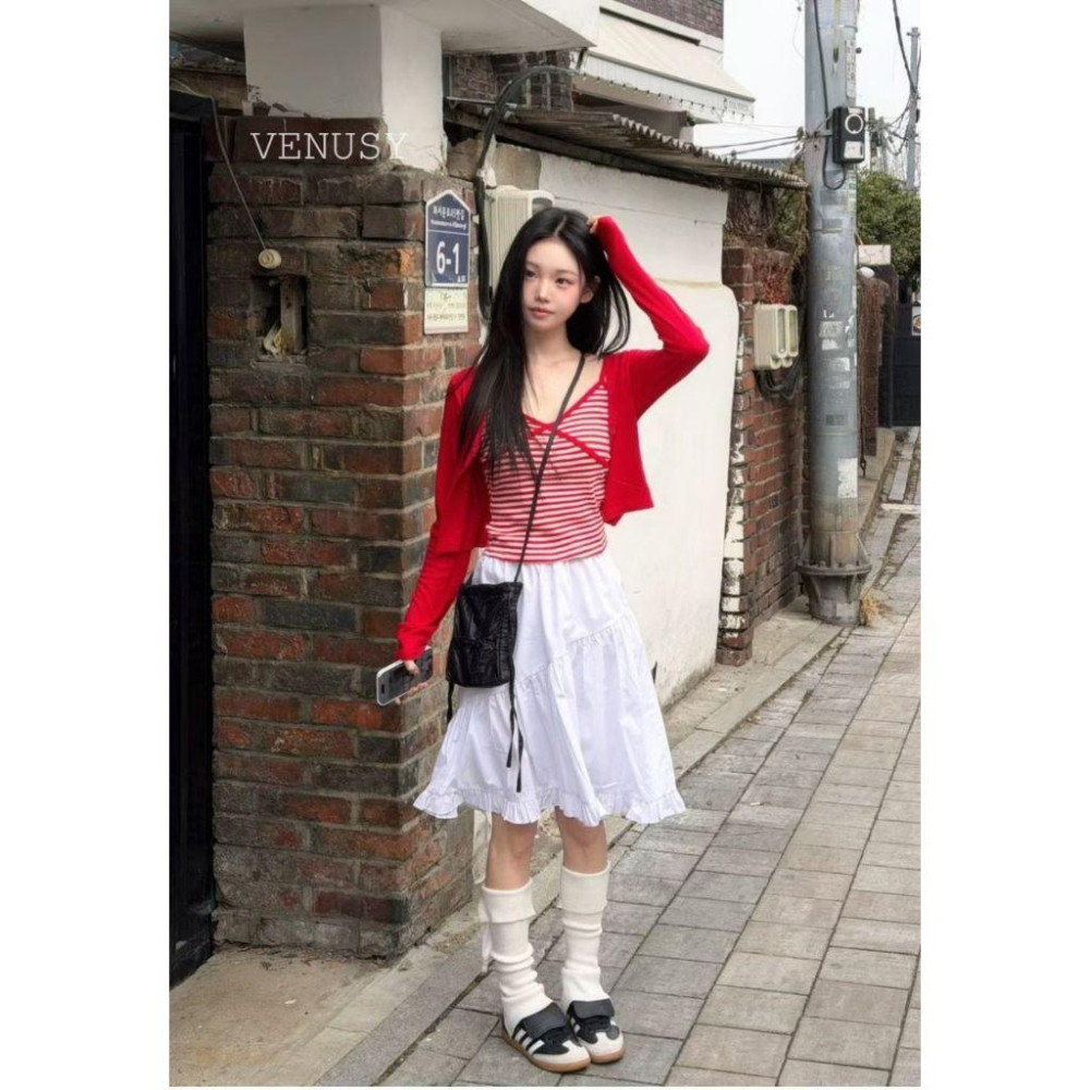 【一秒穿出韓妞感】VENUSY｜正韓 - 鏤空短版開衫 + 條紋純棉背心・兩件式套裝．設計師款套裝-細節圖7