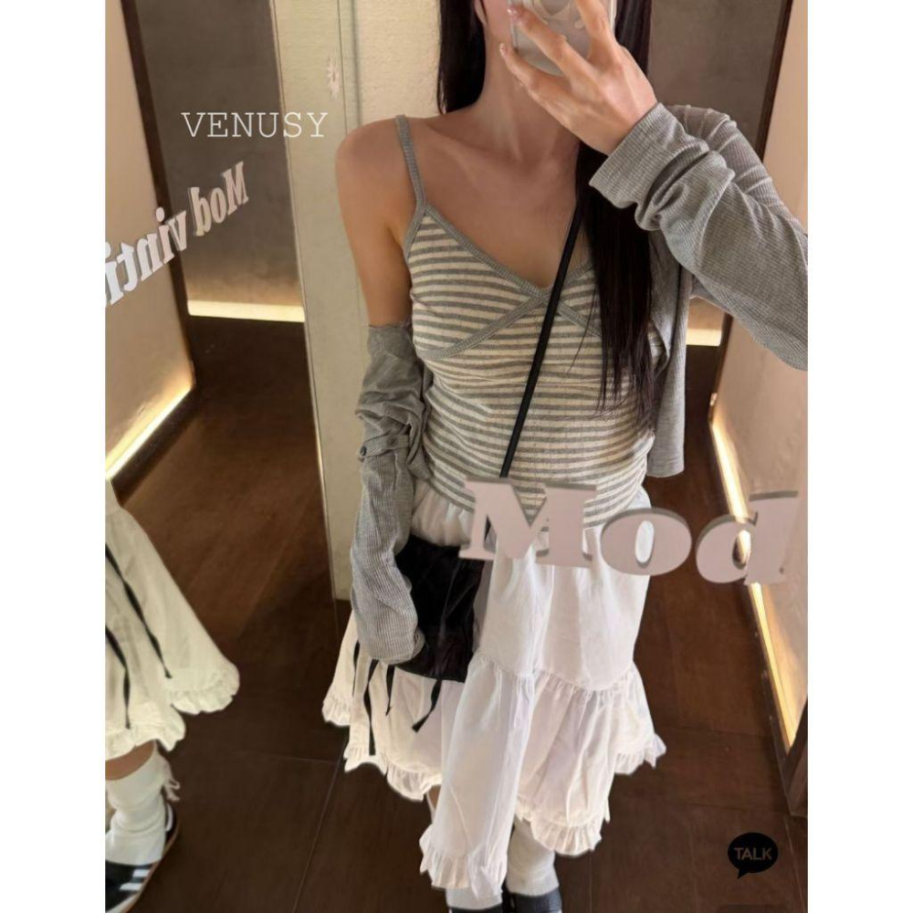 【一秒穿出韓妞感】VENUSY｜正韓 - 鏤空短版開衫 + 條紋純棉背心・兩件式套裝．設計師款套裝-細節圖9