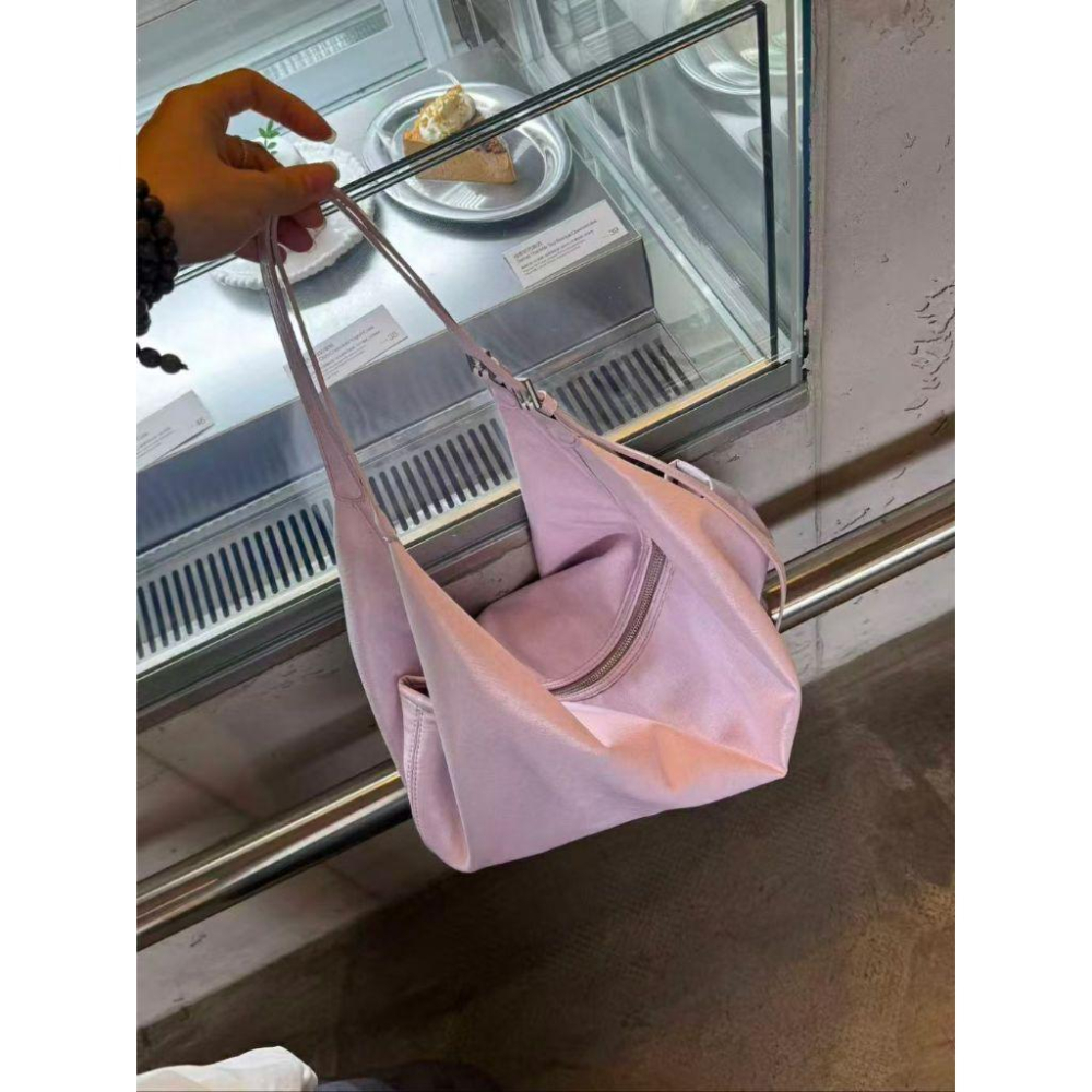 【法式慵懶・輕巧大容量】VENUSY｜正韓 - 半月單肩腋下包．嫩粉/芥黃/象牙白．高質感霧面皮革．包包-細節圖6