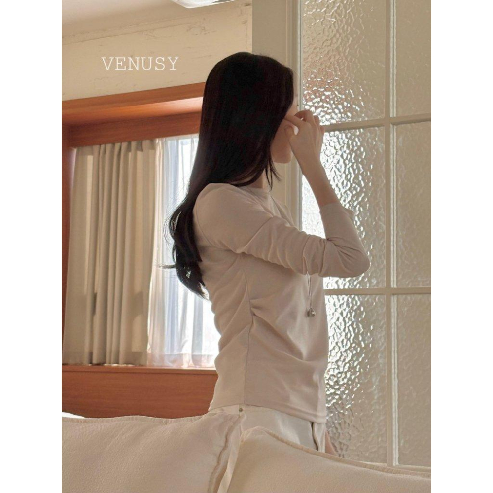 【雲感彈力・法式優雅】VENUSY｜正韓 - 側皺褶彈力修身長袖T恤．天空藍/嫩綠/粉．春夏顯瘦必備-細節圖9