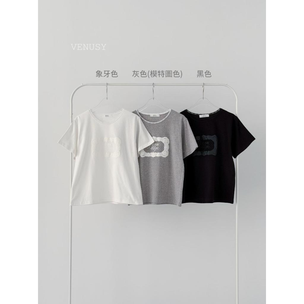 【100%純棉．透氣不刺癢】VENUSY｜正韓 - 蕾絲領口純棉短袖T恤．精緻鏤空花紋．修身顯瘦版型-細節圖6