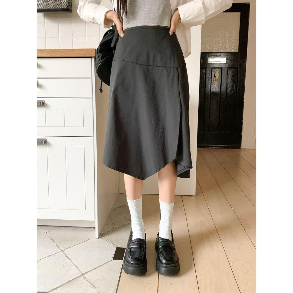 【清冷感美學・顯瘦傘裙】VENUSY｜正韓 - 三角拼接立體中長裙．視覺顯瘦版型．黑色/墨色-細節圖9