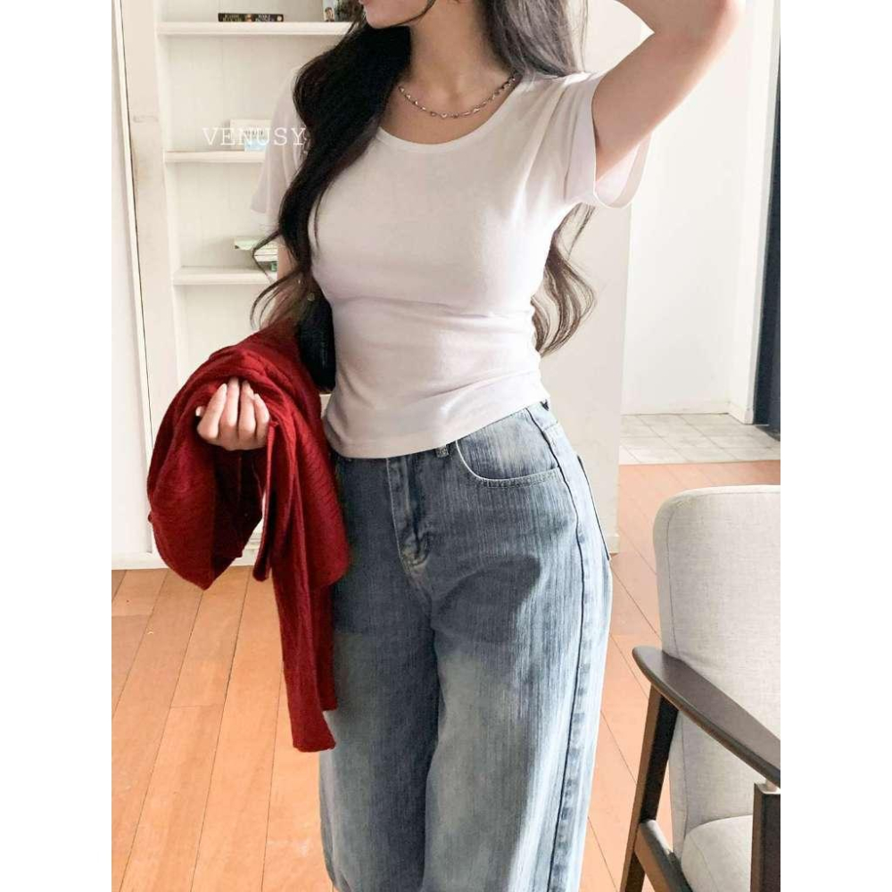 【小性感貼身．完美遮手臂】VENUSY｜正韓 - 修身短袖U領T恤．涼感透氣．高彈力面料．Made in Korea-細節圖3