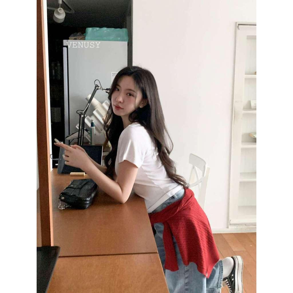 【小性感貼身．完美遮手臂】VENUSY｜正韓 - 修身短袖U領T恤．涼感透氣．高彈力面料．Made in Korea-細節圖4