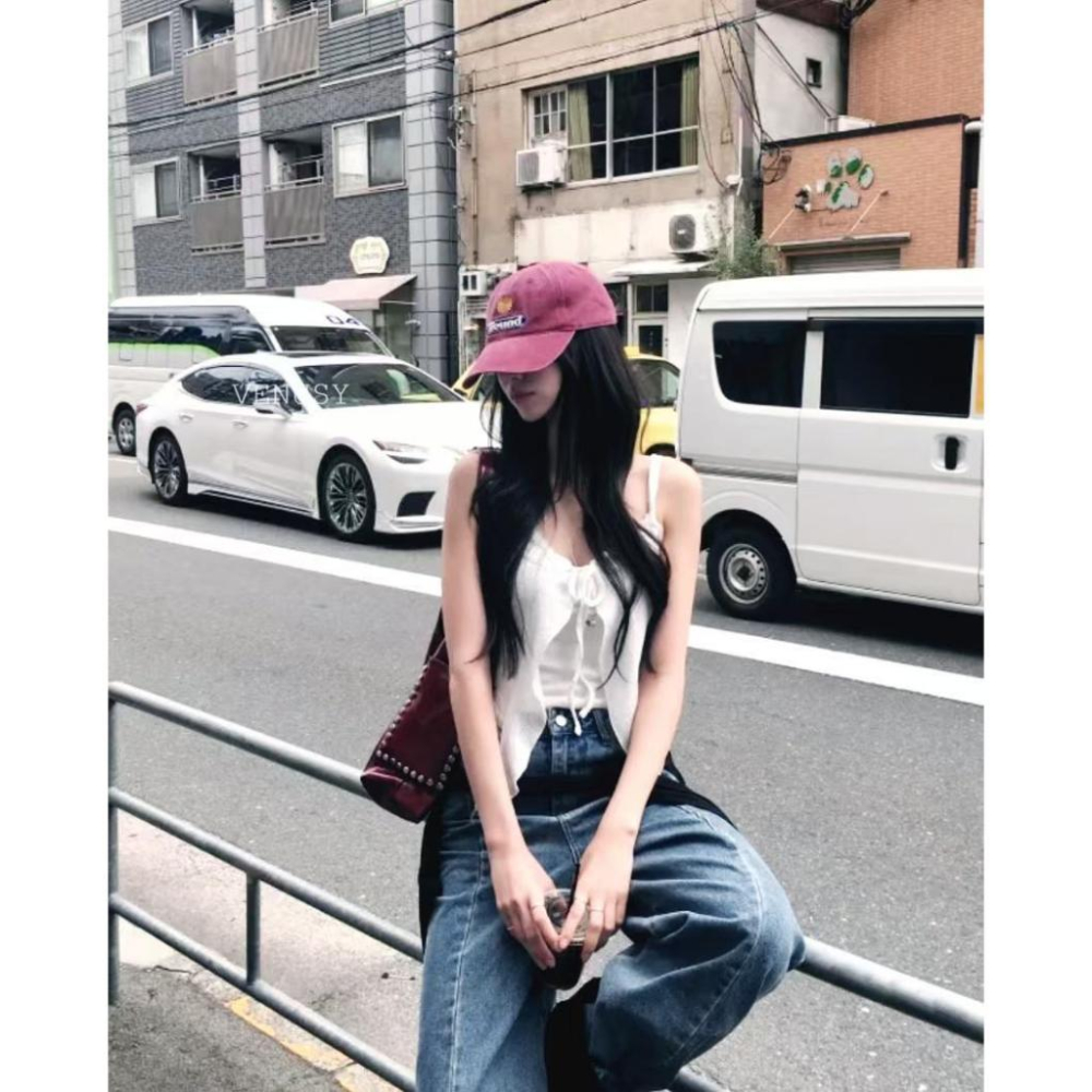【蕾絲勾花．層次感罩衫】VENUSY｜正韓 - 蕾絲無袖外搭小背心．法式浪漫系．Made in Korea-細節圖2