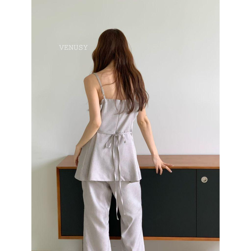【高智感．亞麻混紡】VENUSY漢南小姐｜正韓 - 綁繩收腰背心落地褲套裝．高腰垂墜微喇落地褲兩件套-細節圖3