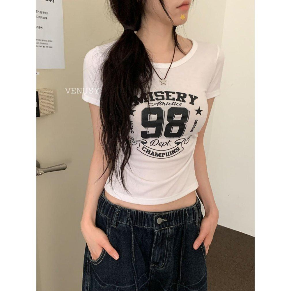 【美式復古．高彈顯瘦】VENUSY漢南小姐｜正韓 - 腰側雙抓褶MISERY短版短袖T恤．收腰削骨感．正肩素T．四色-細節圖7