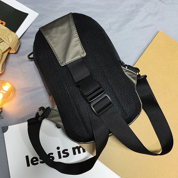 (台灣現貨)防水拼接個性街頭男女充電胸包-細節圖5