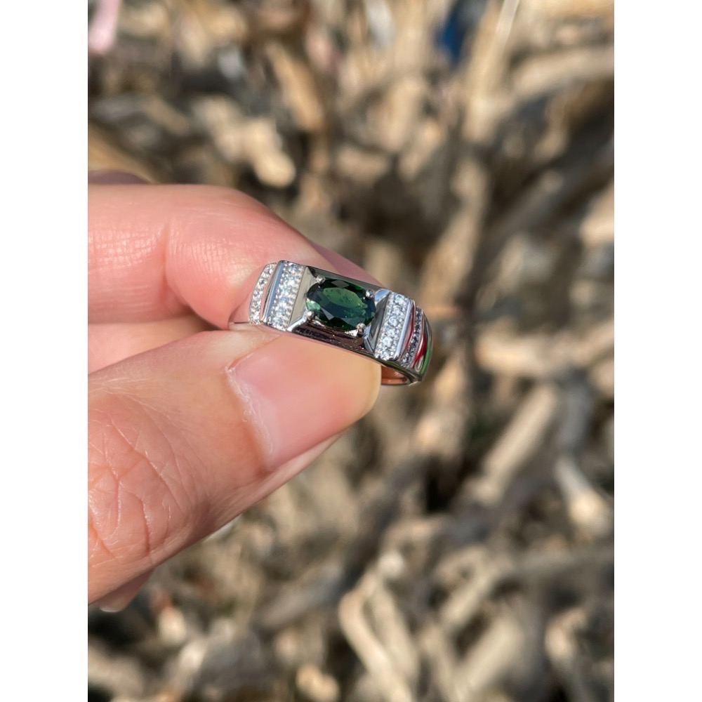 LEROY JEWELRY 樂花精品珠寶-［璀璨綠光 沙佛萊戒指]-細節圖3