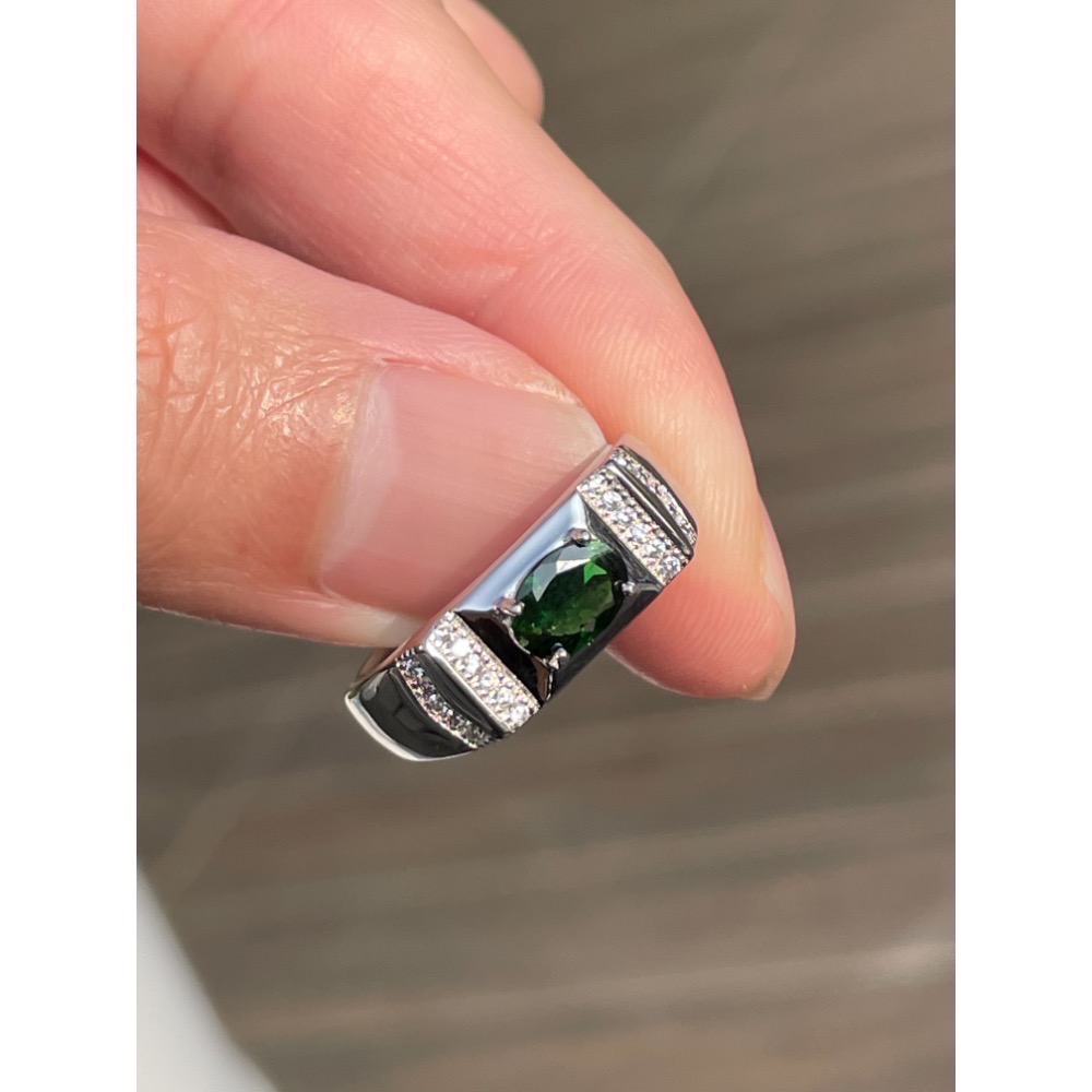 LEROY JEWELRY 樂花精品珠寶-［璀璨綠光 沙佛萊戒指]-細節圖4