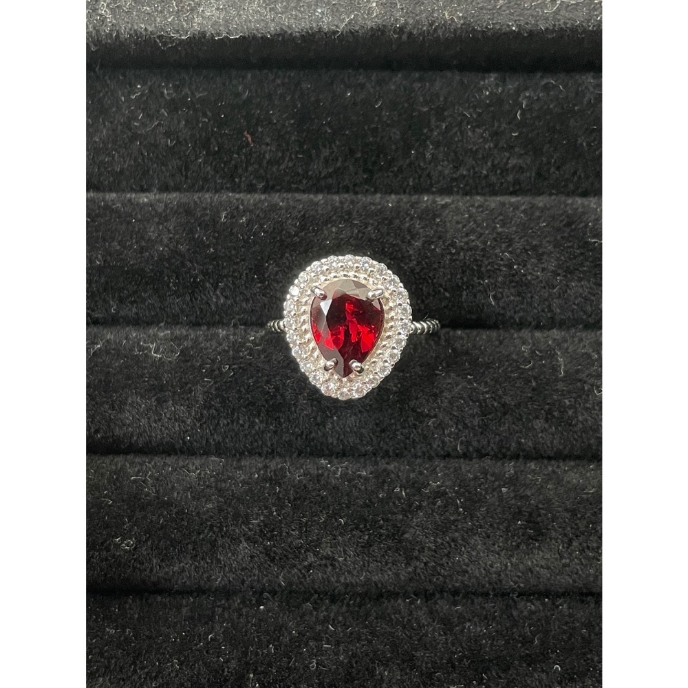 LEROY JEWELRY 樂花精品珠寶-［天然紅石榴石戒指——典雅奢華］-細節圖3