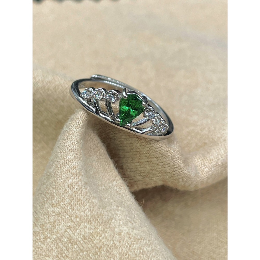 LEROY JEWELRY 樂花精品珠寶-［綠光皇冠｜沙佛萊女王戒］-細節圖3