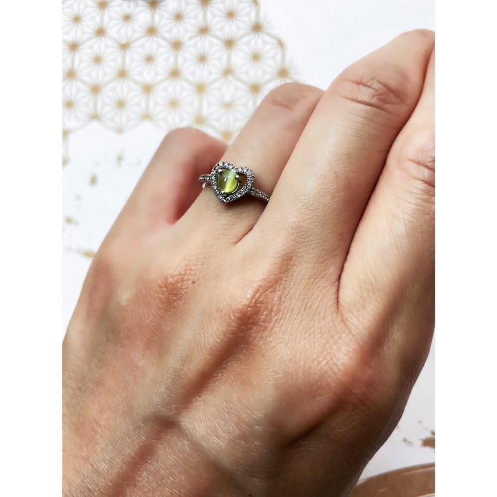 LEROY JEWELRY 樂花精品珠寶-［貓眼魅影 金綠玉寶石戒指］-細節圖3