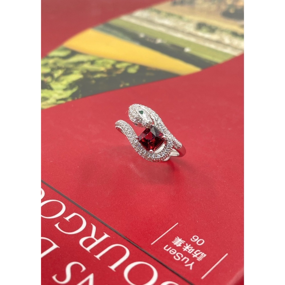 LEROY JEWELRY 樂花精品珠寶-[深紅纏影 Garnet Entwine石榴石戒指］-細節圖5
