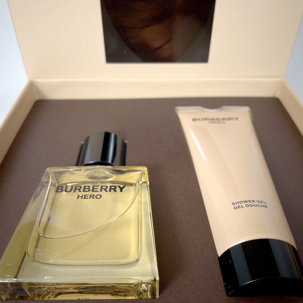 BURBERRY Hero 英雄神話 香氛精選禮盒 (淡香水50ml+沐浴膠75ml)-細節圖3