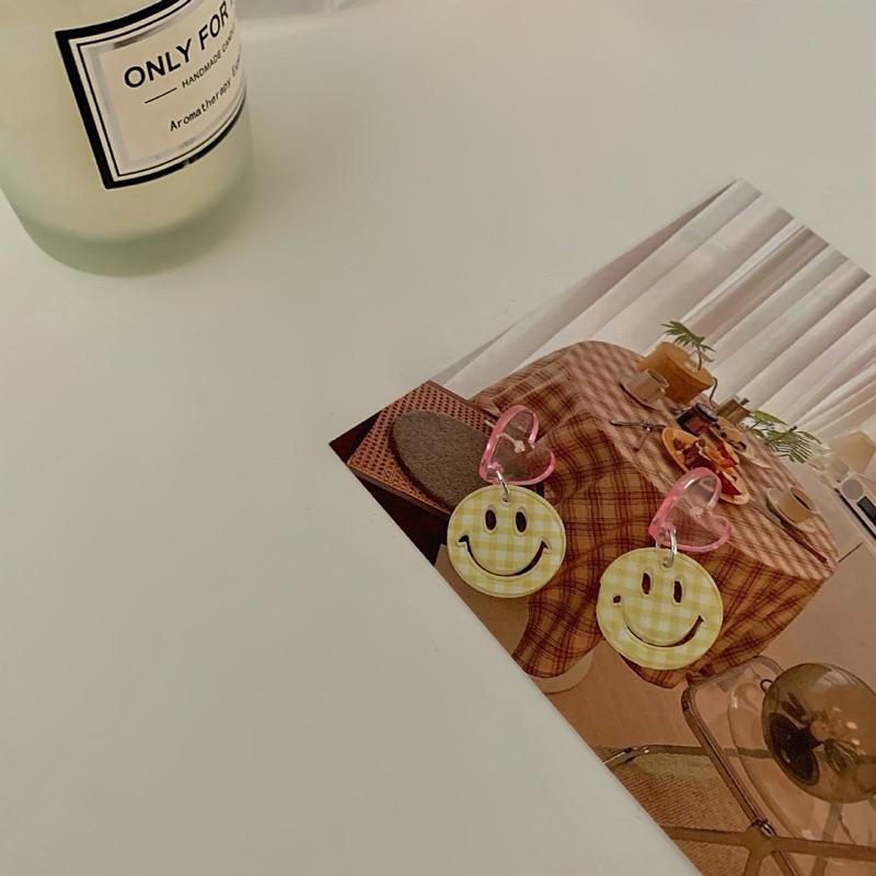 心飾Acc🇰🇷售完不補「格子愛心微笑耳夾/耳釘」甜美 夾式耳環 正韓 配件 百搭 空運 台灣出貨 nyunyu 無耳洞-細節圖3