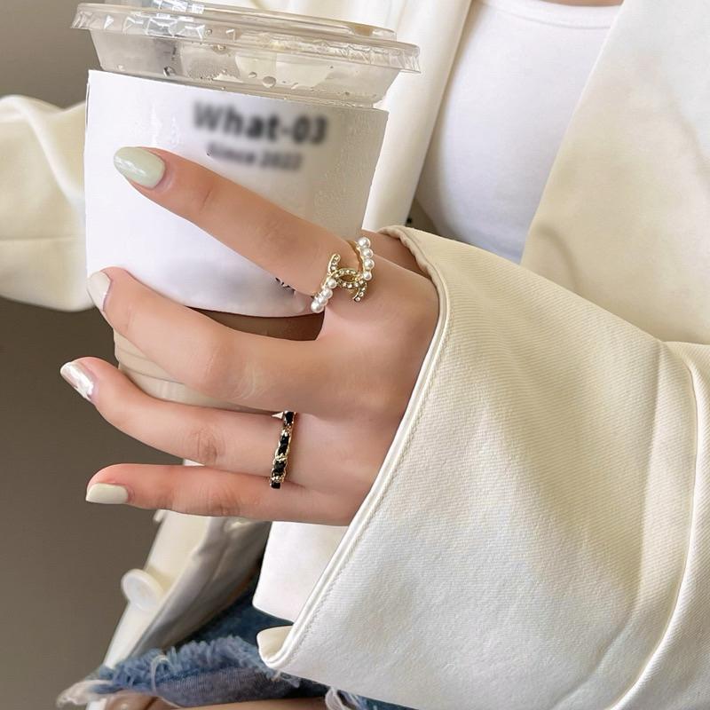 心飾Acc🇰🇷快速出貨「質感小香風鏈條珍珠碎鑽戒指 珍珠戒指 鑽石戒指 鏈條戒指 韓國東大門-細節圖4