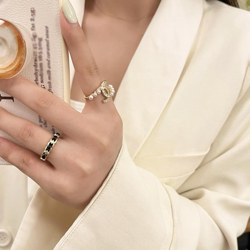 心飾Acc🇰🇷快速出貨「質感小香風鏈條珍珠碎鑽戒指 珍珠戒指 鑽石戒指 鏈條戒指 韓國東大門-細節圖7