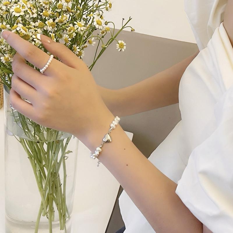 心飾Acc🇰🇷快速出貨「愛心造型巴洛克珍珠質感手鍊 / 珍珠手鍊 愛心手鍊 韓系手鍊 韓國空運-細節圖9