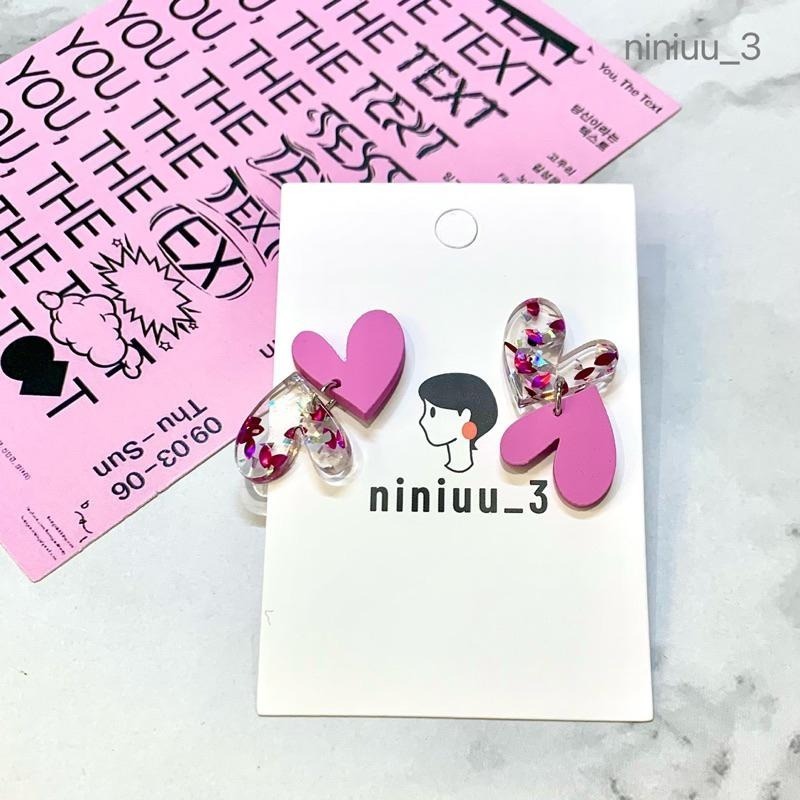 niniuu_3✨台灣現貨(出貨) 『S925銀針-雙連小愛心壓克力耳環』愛心耳環 可愛耳環 復古耳環 甜美耳環 小紅書-細節圖3