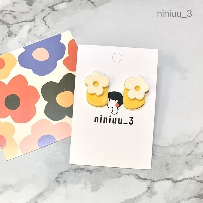 niniuu_3✨台灣現貨(出貨)『S925銀針-夏季小花壓克力耳環』可愛耳環 y2k耳環 小花耳環 花朵耳環 夏天耳環-細節圖2