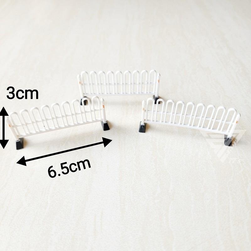 【台灣現貨】【白色護欄】買10送1 交通路障 道路場景 停車場配件 認知玩具 微型攝影 交通造型玩具柵欄配件-細節圖2