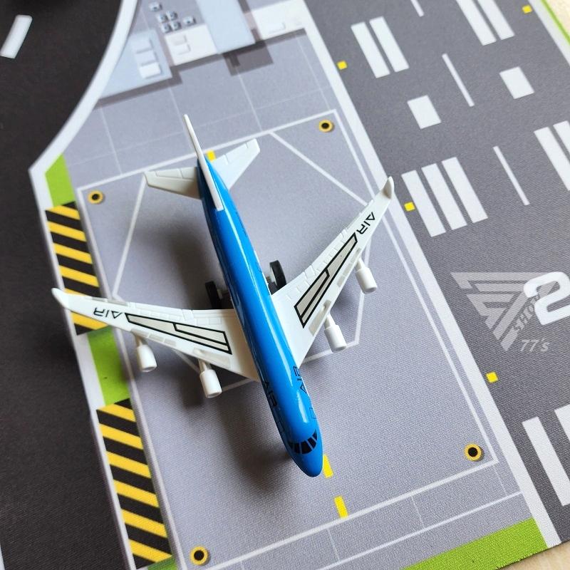 【新款機場密碼 含飛機套組 台灣製滑鼠墊】1:64 模型飛機 模型車地墊 遊戲墊 玩具車墊 適用( TOMICA 樂高-細節圖9