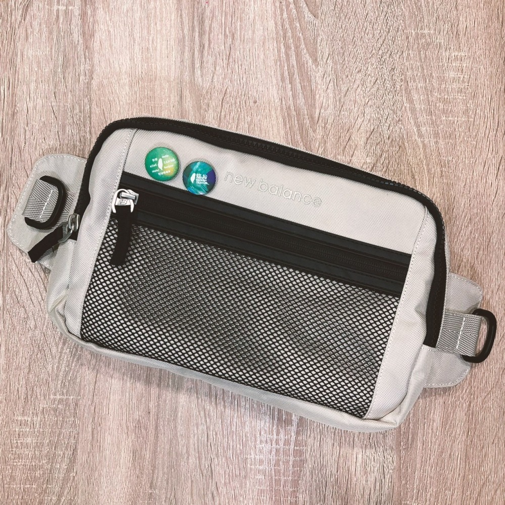 現貨 台灣人胸章 出國 旅遊 旅行 世界友好 台灣旅人 25mm 霧面材質-細節圖3