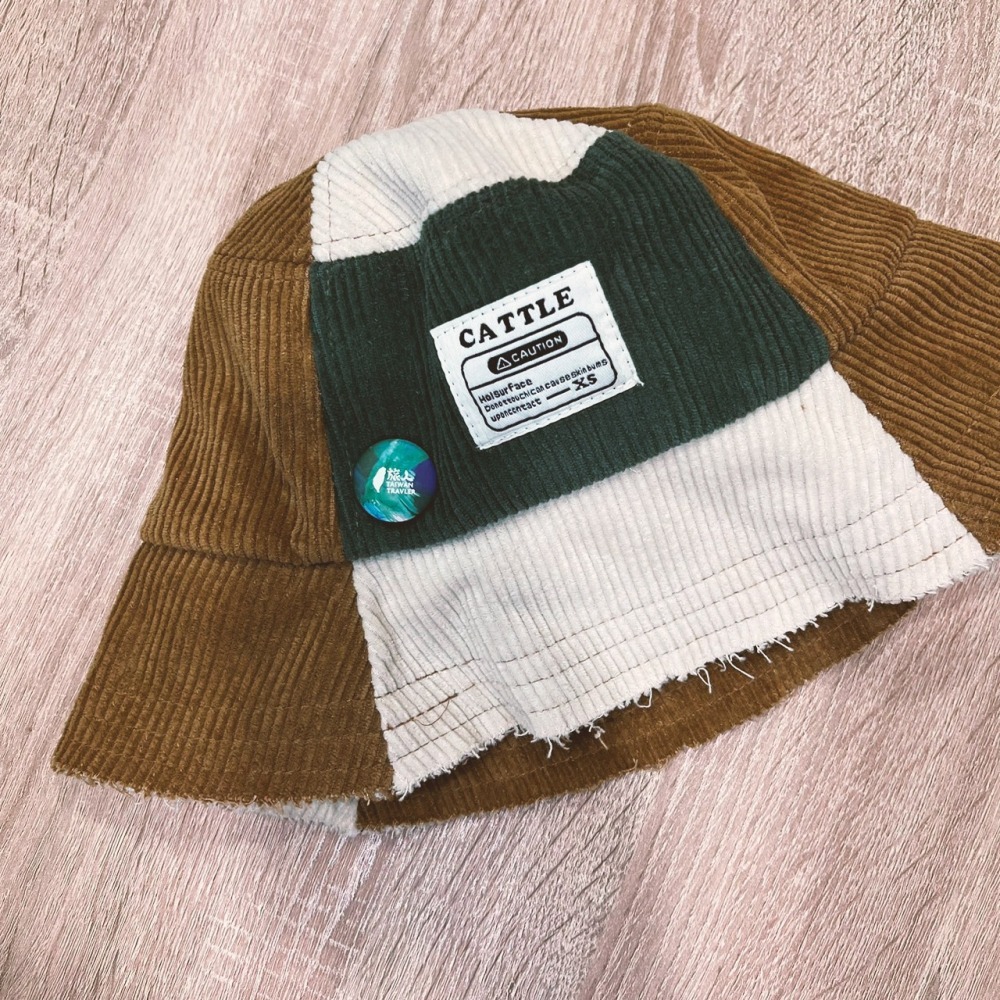 現貨 台灣人胸章 出國 旅遊 旅行 世界友好 台灣旅人 25mm 霧面材質-細節圖8