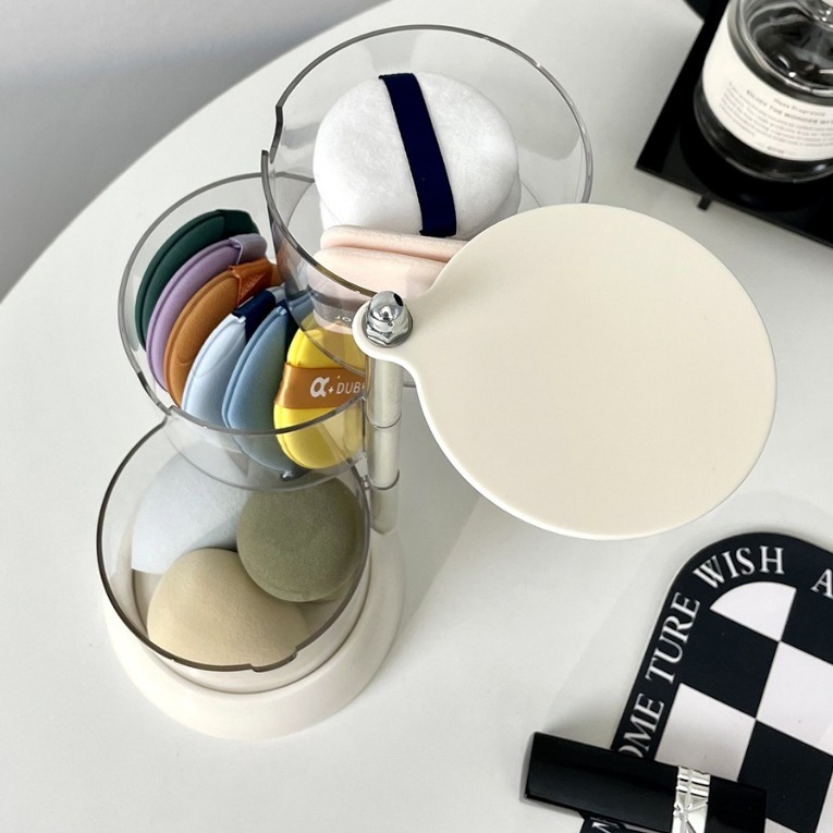 【台灣收納】❤️‍🔥現貨秒出網美推薦【簡約風】❤️‍🔥【粉撲收納盒】旋轉防塵美妝蛋化妝棉置物架桌面透明架子氣墊盒-細節圖4