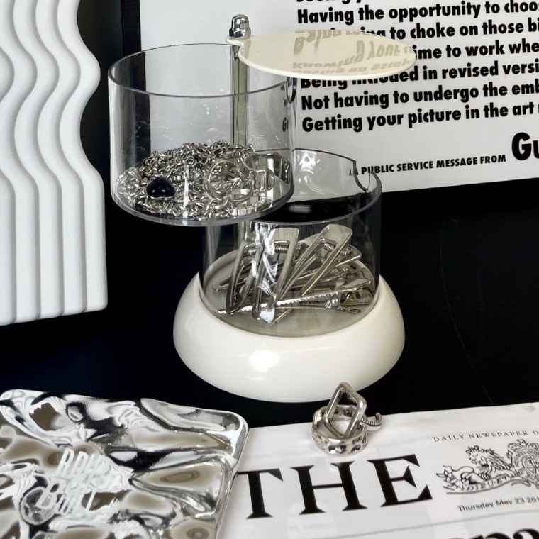 【台灣收納】❤️‍🔥現貨秒出網美推薦【簡約風】❤️‍🔥【粉撲收納盒】旋轉防塵美妝蛋化妝棉置物架桌面透明架子氣墊盒-細節圖5