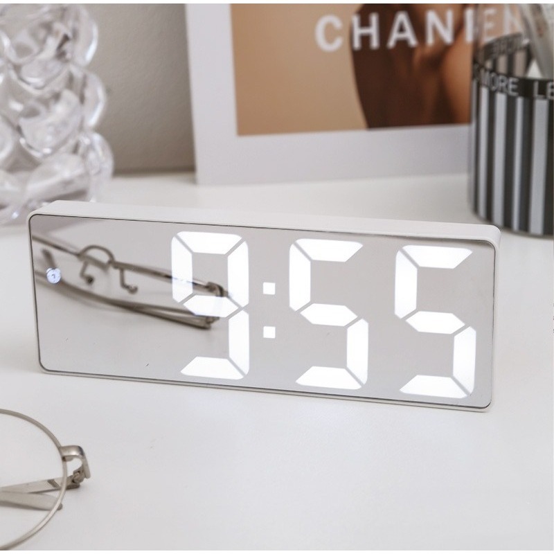 【台灣擺件】現貨秒出⬛夜光⬛鬧鐘錶擺⬜台式 擺件 靜音 簡約 高顏值 鐘錶 學生用 桌面 數字 電子時鐘-細節圖2