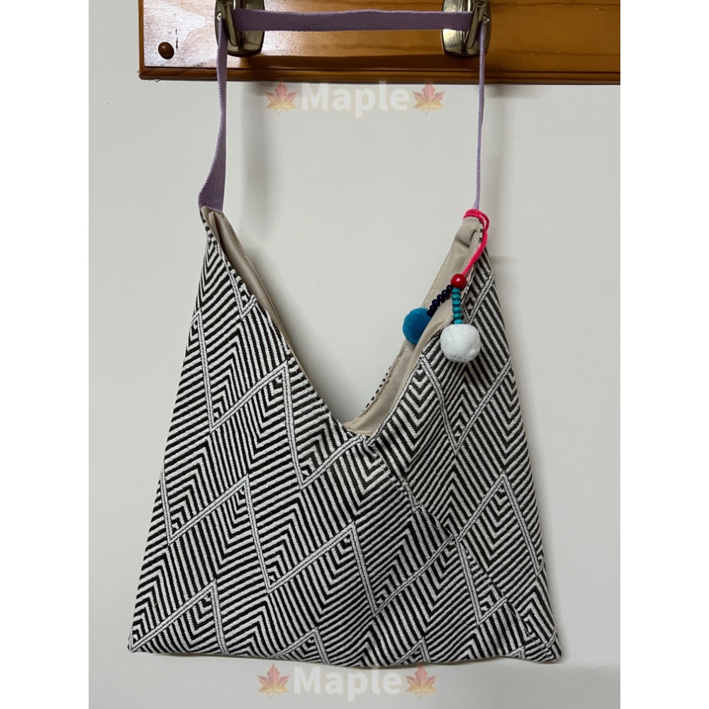 泰國小眾棉麻布單肩手提包三角包（黑色）-細節圖4