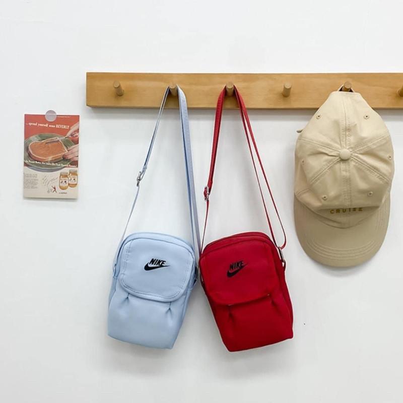 KITTY雜貨舖~隨身相機包手機包-細節圖3