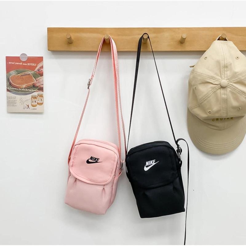 KITTY雜貨舖~隨身相機包手機包-細節圖5