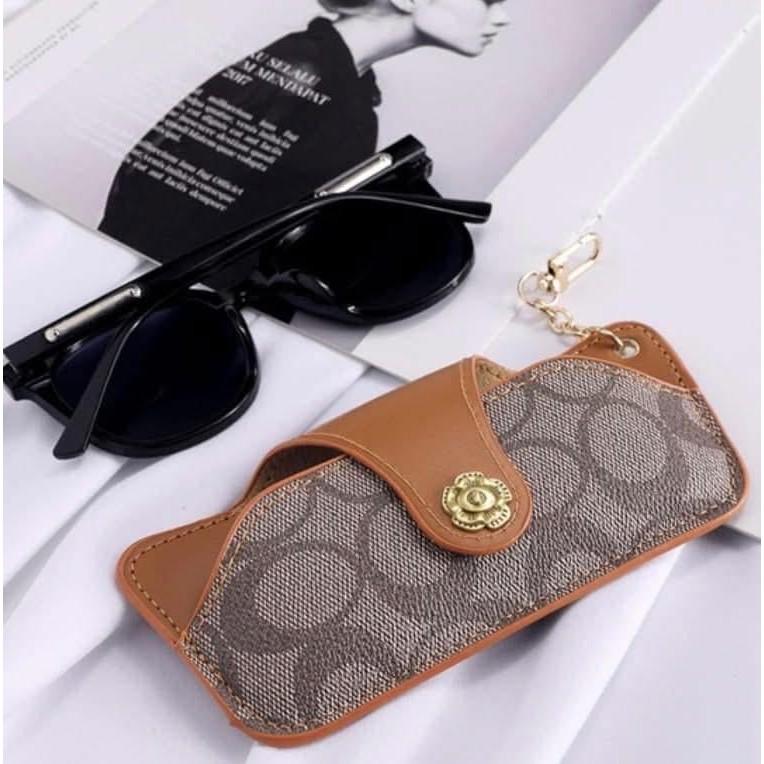 KITTY雜貨舖~老花皮革掛包收納袋-細節圖2