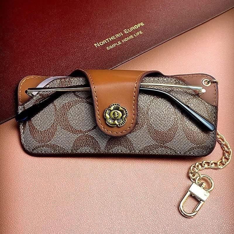 KITTY雜貨舖~老花皮革掛包收納袋-細節圖5