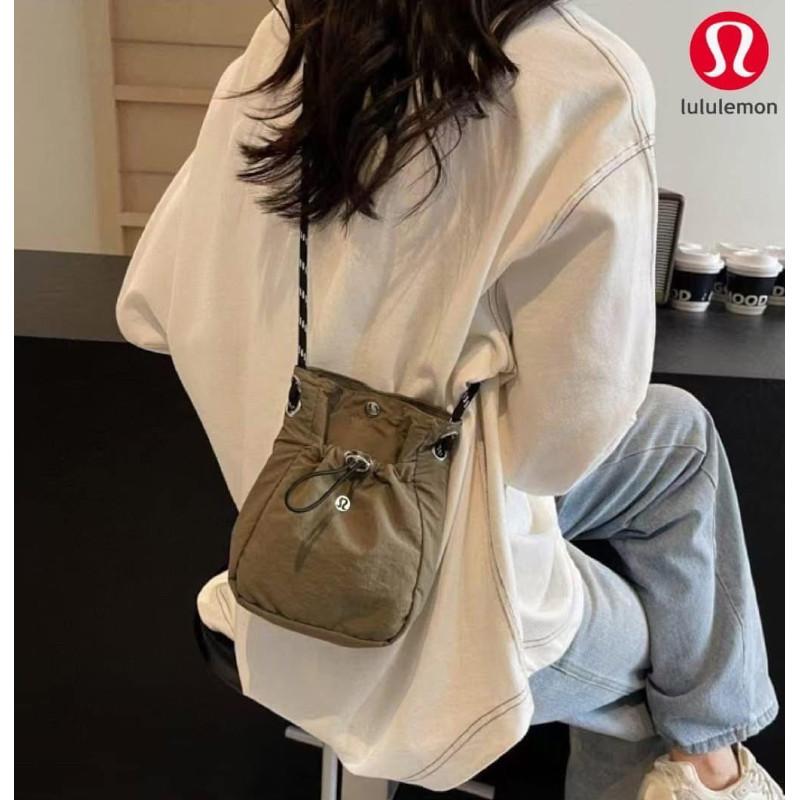 lululemon防水可調繩輕便隨身手機包-細節圖5