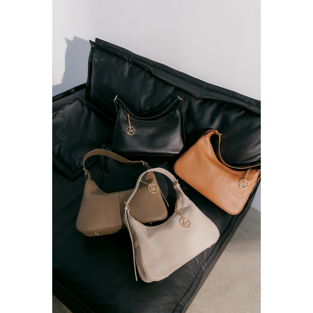 義大利品牌自訂系列-優雅氣質半月型真皮挺版軟包-規格圖1