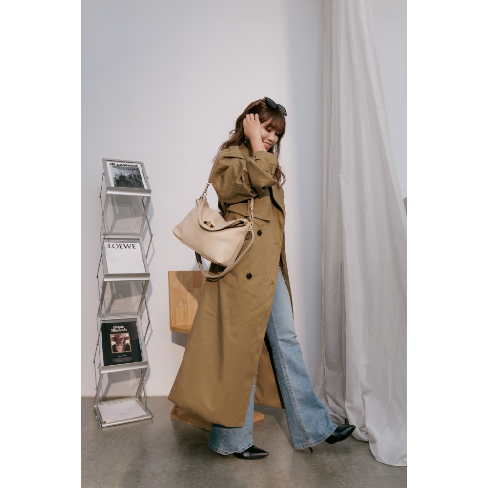 義大利品牌自訂系列-隨性帥氣柔軟鬆弛真皮金釦兩用信封-規格圖1