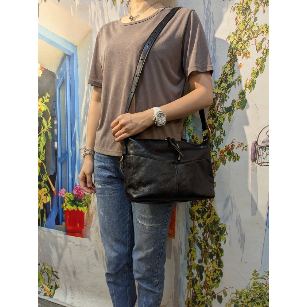韓國空運🇰🇷／真皮斜背包／旅行包／牛皮-細節圖2
