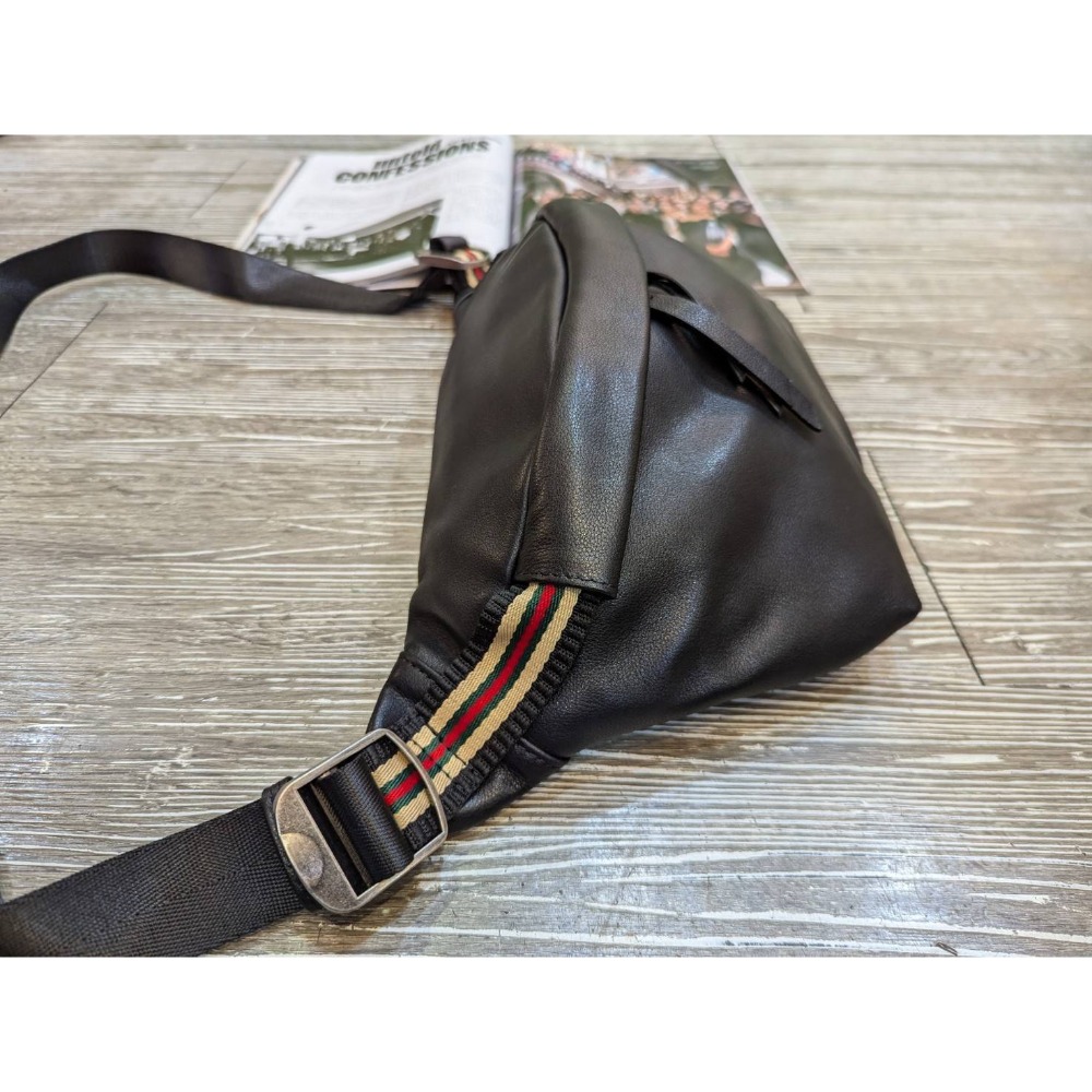 韓國空運🇰🇷／真皮斜背包／真皮胸包／牛皮-細節圖6